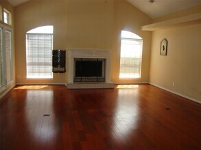 1406 Lotus Dr in Tiki Island, TX - Building Photo - Building Photo