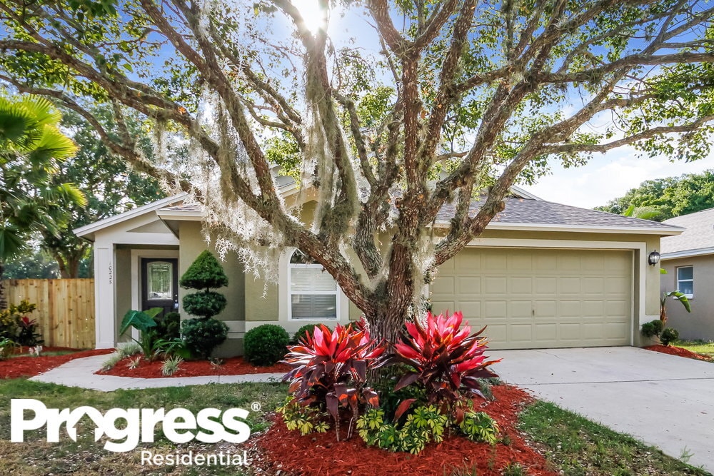 10225 Allenwood Dr in Riverview, FL - Building Photo