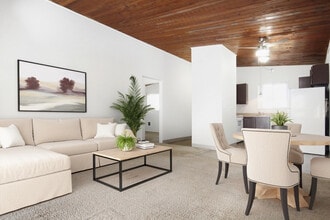 Vose Apartments in Beaverton, OR - Foto de edificio - Building Photo