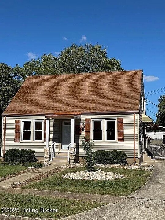 30 Bluegrass Ct in Bardstown, KY - Building Photo