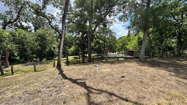 126 Riverside Ln in Martindale, TX - Building Photo - Building Photo