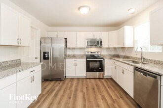 718 Ferndale Blvd in High Point, NC - Foto de edificio - Building Photo