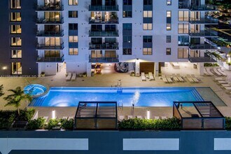 201 S Federal Hwy in Fort Lauderdale, FL - Foto de edificio - Building Photo