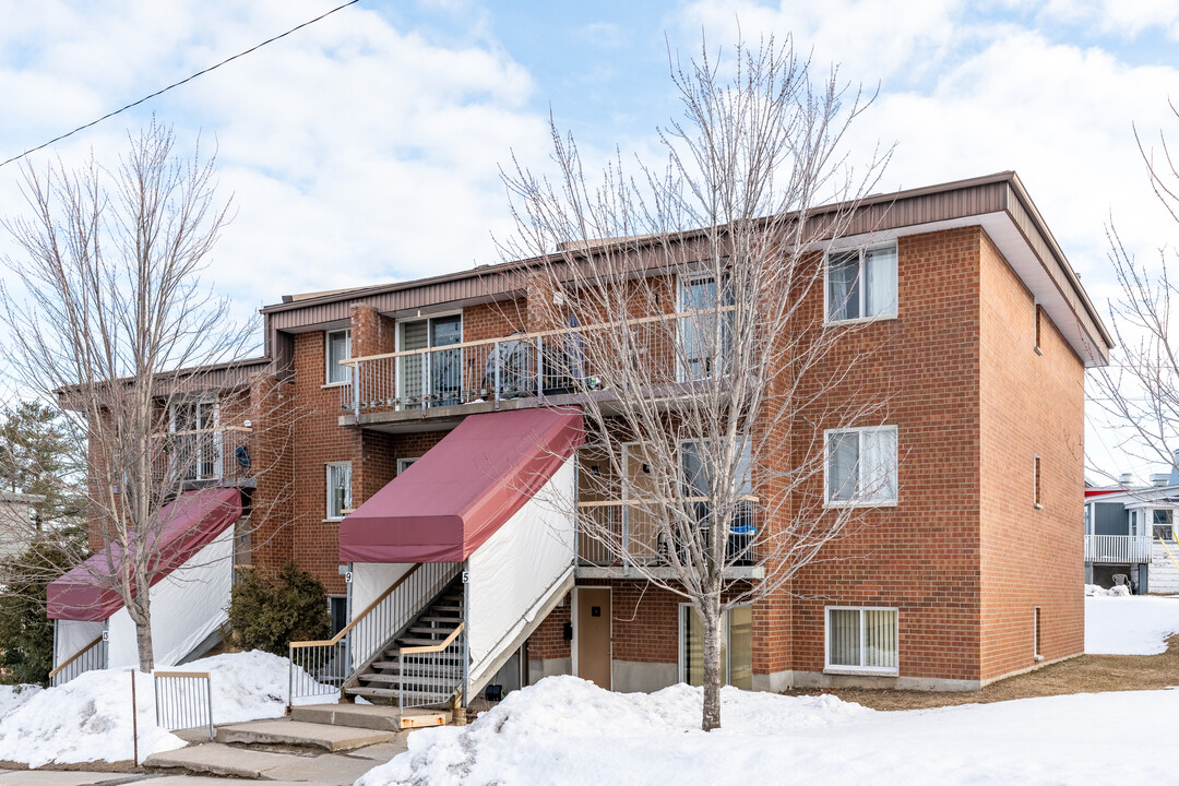 5 Saint-Ferdinand St in Lévis, QC - Building Photo