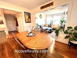 221 Summer St, Unit 1 in Somerville, MA - Foto de edificio - Building Photo