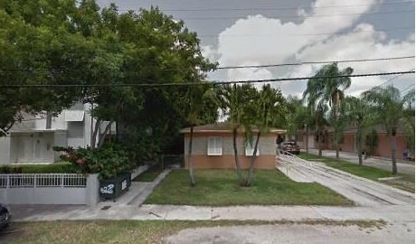 361 Swallow Dr in Miami Springs, FL - Building Photo