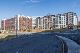 Aspire Huntington Station in Alexandria, VA - Building Photo - Building Photo