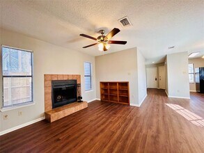 8905 Schick Rd in Austin, TX - Building Photo - Building Photo