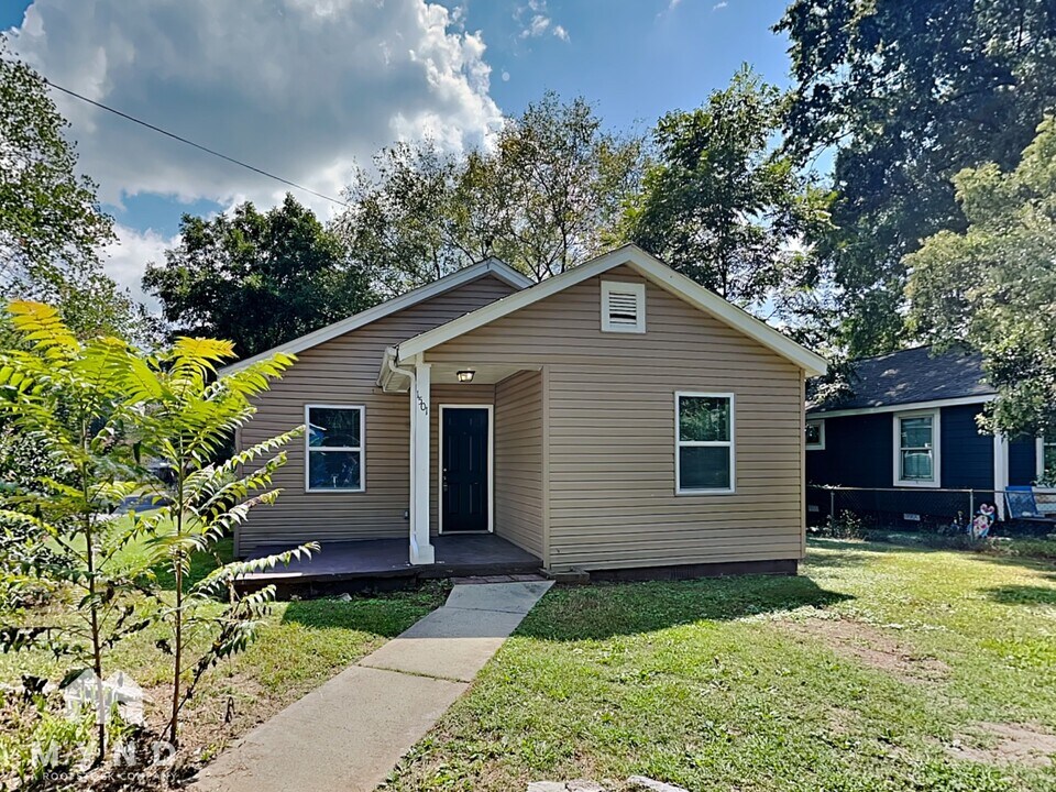 1501 W 10th Ave in Gastonia, NC - Building Photo