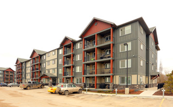 Emerald Hills Apartments in Sherwood Park, AB - Building Photo - Building Photo