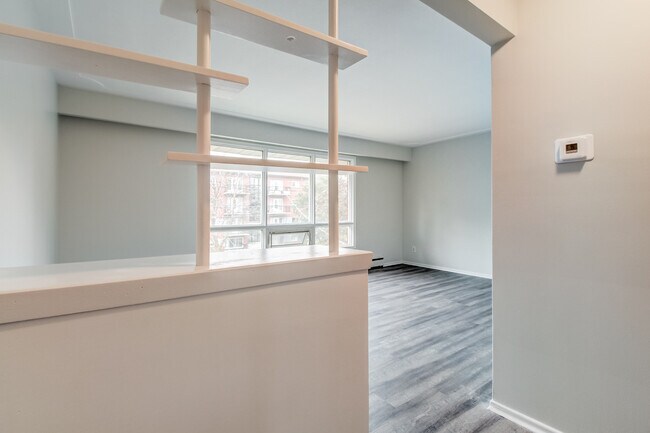 105 Dixon St in Kitchener, ON - Building Photo - Building Photo