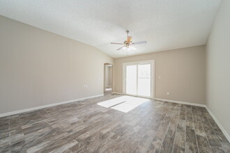 595 Ashcroft Landing Dr in Jacksonville, FL - Building Photo - Building Photo