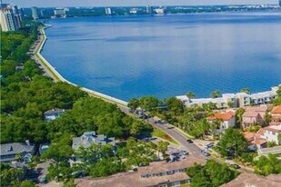 4907 Bayshore Blvd in Tampa, FL - Building Photo