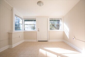 135 Columbia Dr in Tallahassee, FL - Building Photo - Building Photo
