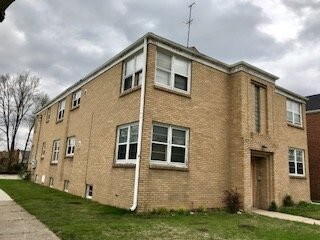 2325 Auburn St in Rockford, IL - Building Photo