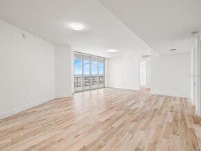 5120 Marina Wy in Tampa, FL - Building Photo - Building Photo