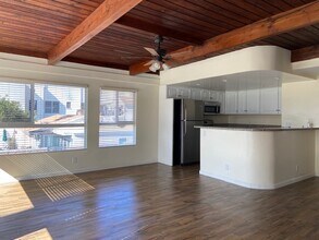 5003 E Ocean Blvd, Unit 5003 in Long Beach, CA - Foto de edificio - Building Photo