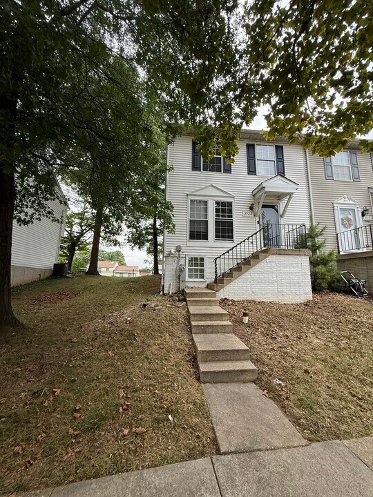 3900 Queens Lace St in Pikesville, MD - Building Photo