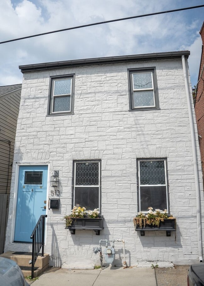 property at 513 Poplar St