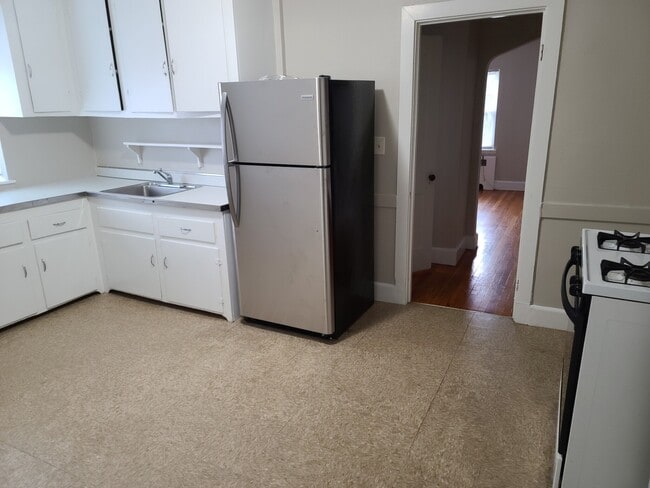 20 Brock St, Unit 2