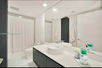 31 SE 6th St, Unit 1201 in Miami, FL - Building Photo - Building Photo