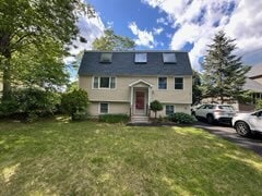 property at 3 Horton Ln