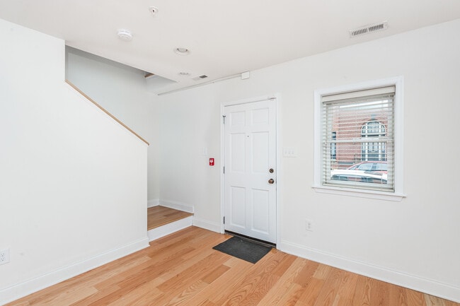 1450 Light St, Unit 4 photo'