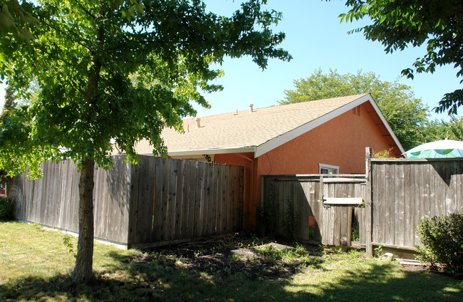 1348 Southwest Blvd in Rohnert Park, CA - Building Photo - Building Photo