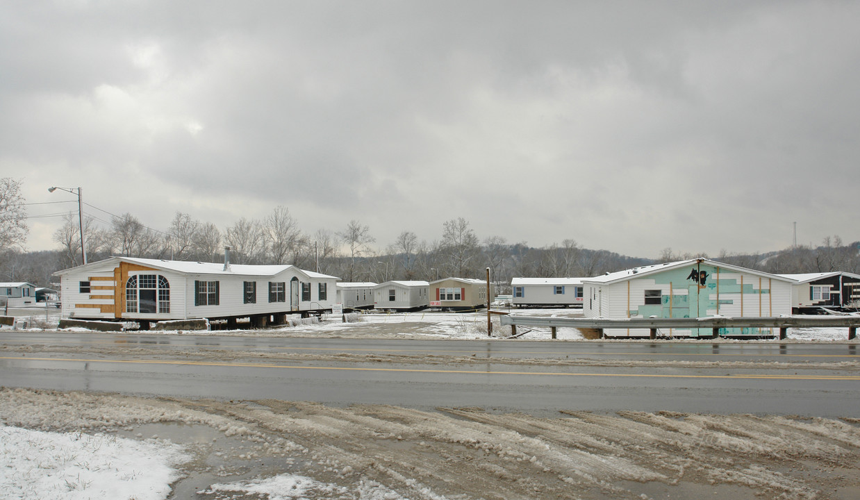 1071 Us-60 in Milton, WV - Building Photo