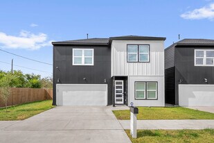 4321 McKinley St in Houston, TX - Building Photo