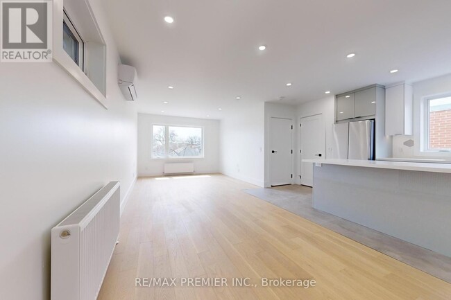 148-148 Lambton Ave in Toronto, ON - Building Photo - Building Photo