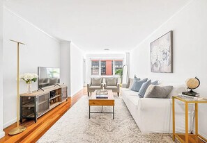 400 E 77th St in New York, NY - Building Photo