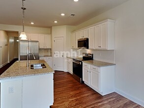 5115 Staten Ln in Cumming, GA - Foto de edificio - Building Photo