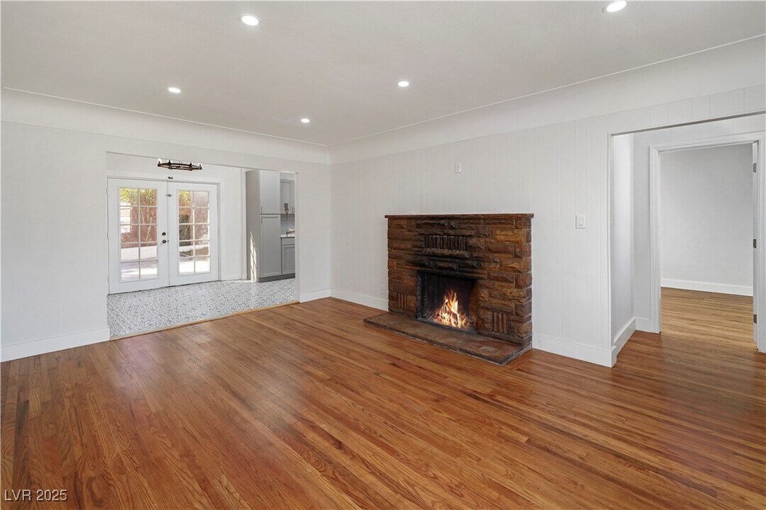 1140 Hillside Pl in Las Vegas, NV - Building Photo