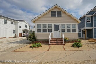 30 M St in Seaside Park, NJ - Building Photo - Building Photo