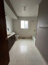 524 Mt Whitney St in Klamath Falls, OR - Building Photo - Building Photo