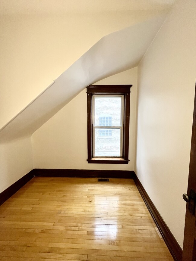 2421 S Drake Ave in Chicago, IL - Foto de edificio - Building Photo