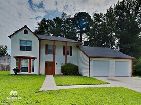 110 Hodge Dr in College Park, GA - Building Photo
