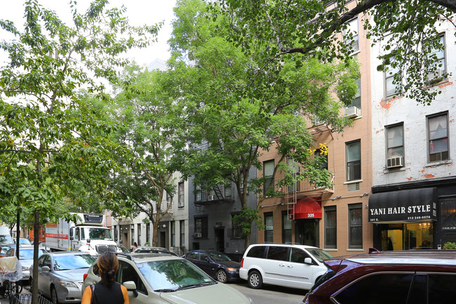 323 East 78th Street in New York, NY - Building Photo - Primary Photo