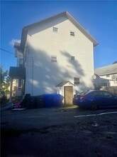 105 Central Ave in Pawtucket, RI - Building Photo - Building Photo
