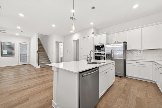 property at 3203 Home Ct