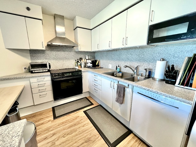 property at 801 S King St