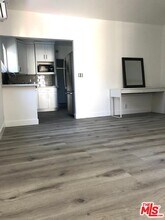 6047 1/2 Bellingham Ave in Los Angeles, CA - Building Photo - Building Photo