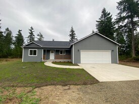 201 E Brazier Ln in Belfair, WA - Building Photo