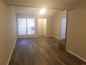 605 Lost Springs Ct in Arlington, TX - Building Photo - Building Photo