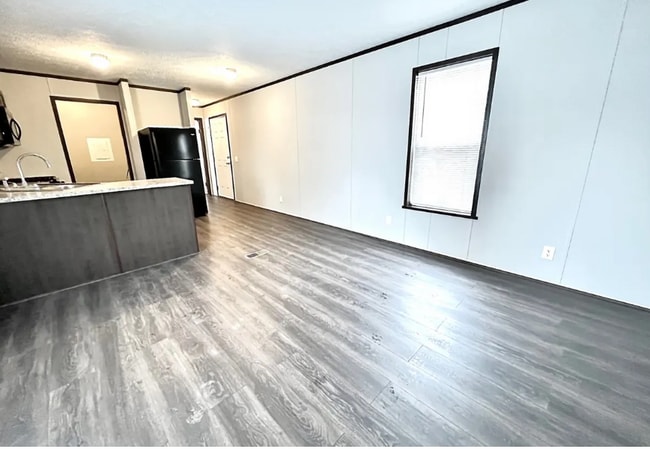 17020 Sleepy Hollow Blvd in Holly, MI - Foto de edificio - Building Photo