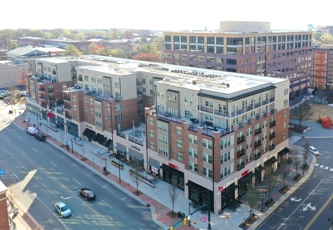 Carolina Square in Chapel Hill, NC - Building Photo - Primary Photo