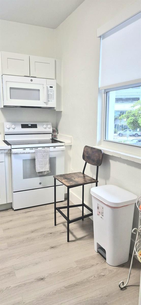 2542 SW 8th St in Miami, FL - Building Photo - Building Photo