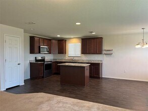 1513 Waggoner Dr in Cross Roads, TX - Foto de edificio - Building Photo