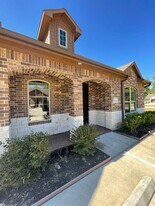 2588 Appian Way in New Caney, TX - Building Photo